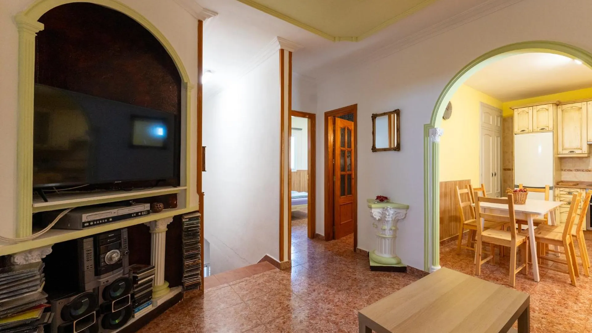 לינה וארוחת בוקר La Mareta Casa Resi