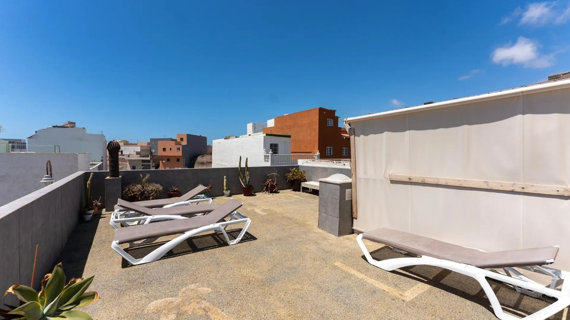 לינה וארוחת בוקר La Mareta Casa Resi ספרד